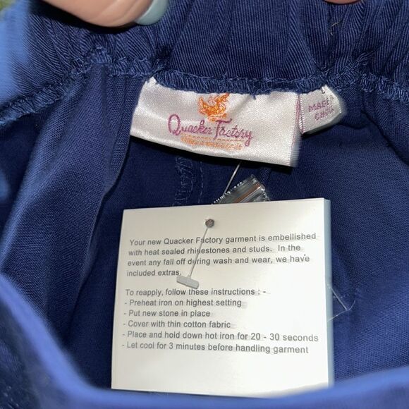 Quacker Factory navy blue capris with star beaded detail size large NEW - Picture 7 of 9